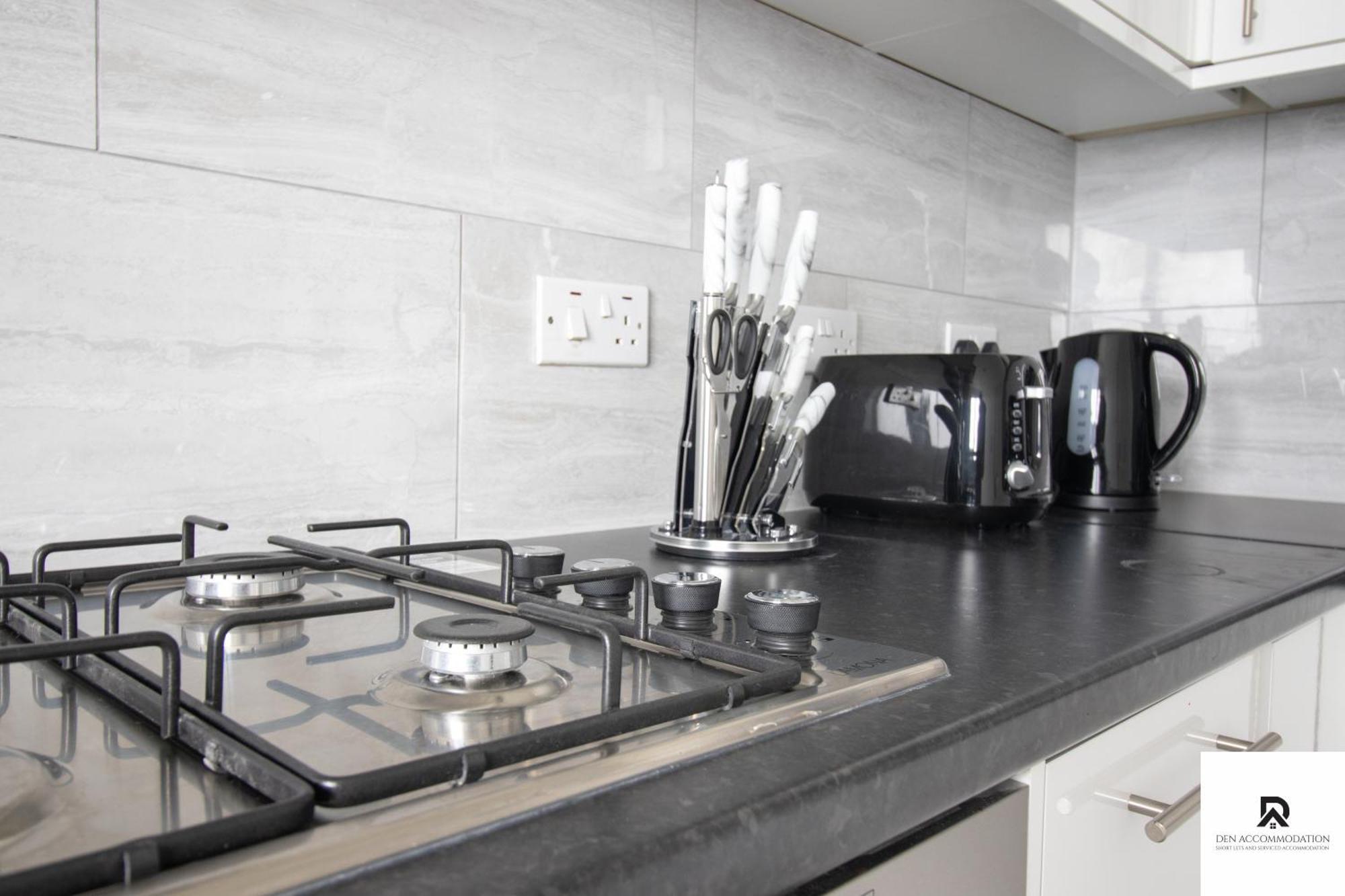Newly Launched Two Bedroom House By Den Accommodation Short Lets & Serviced Accommodation With Garden Londres Exterior foto